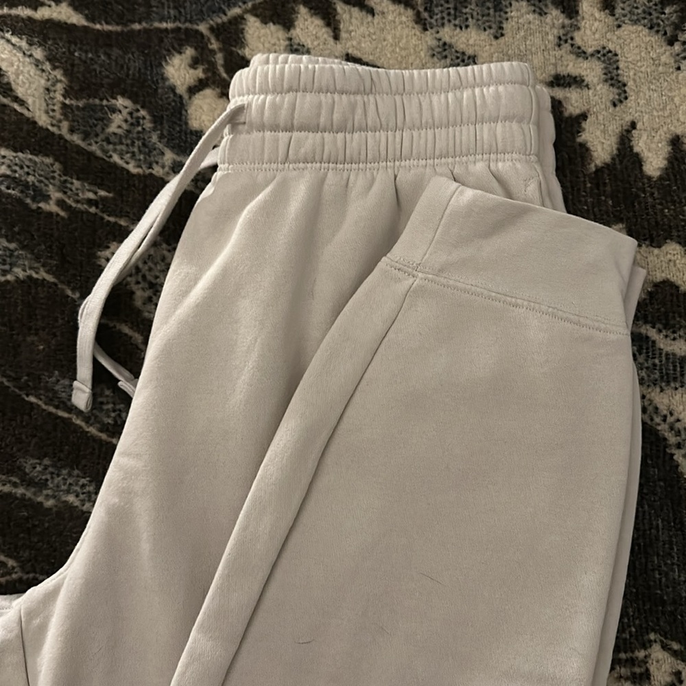 H&M Men’s White Joggers.